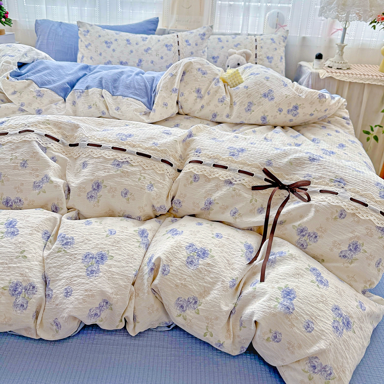 91家纺网 家纺一手货源 找家纺 梵克保罗 2025新款古法水洗棉全棉花边蝴蝶结四件套 暮归十里