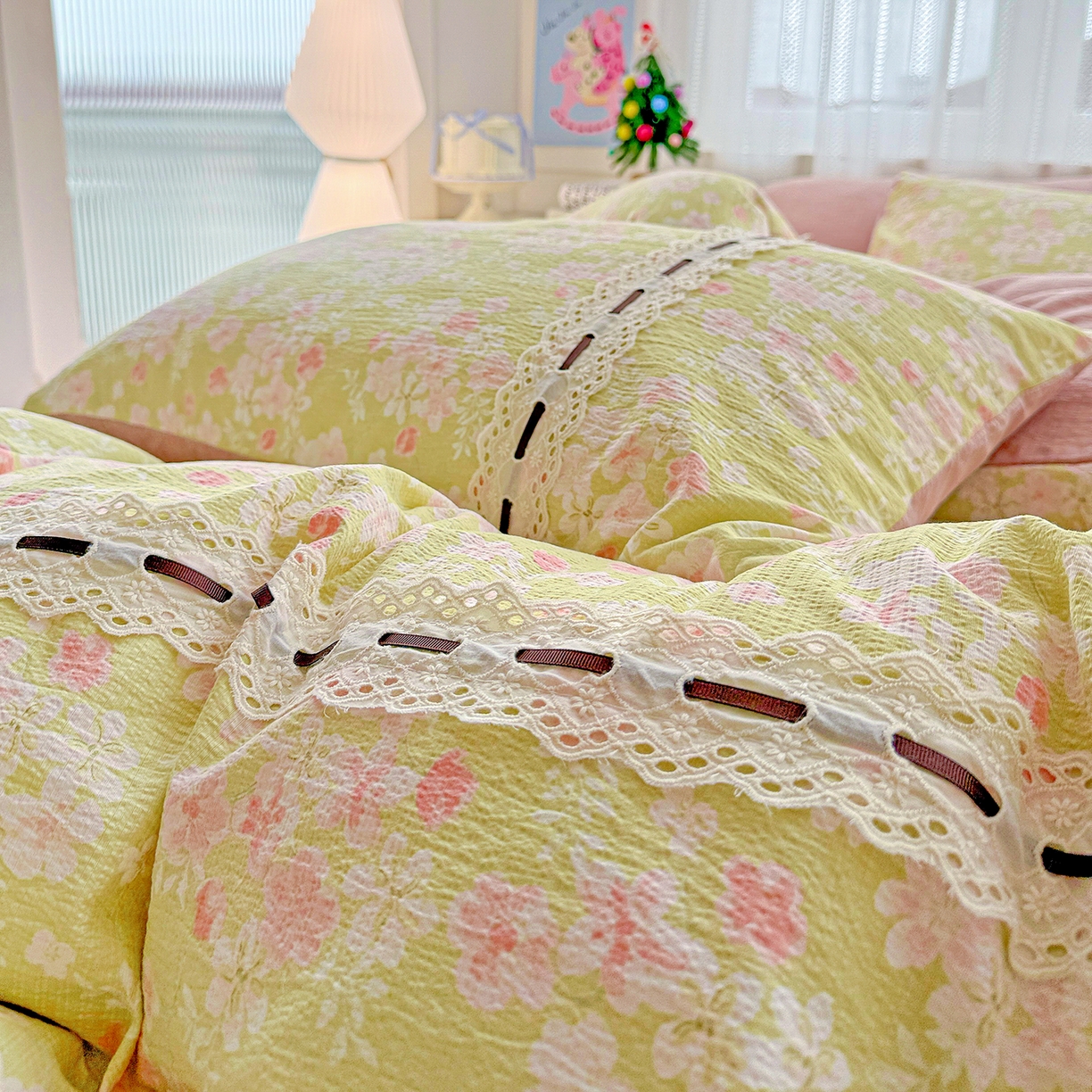 91家纺网 家纺一手货源 找家纺 梵克保罗 2025新款古法水洗棉全棉花边蝴蝶结四件套 觅秋