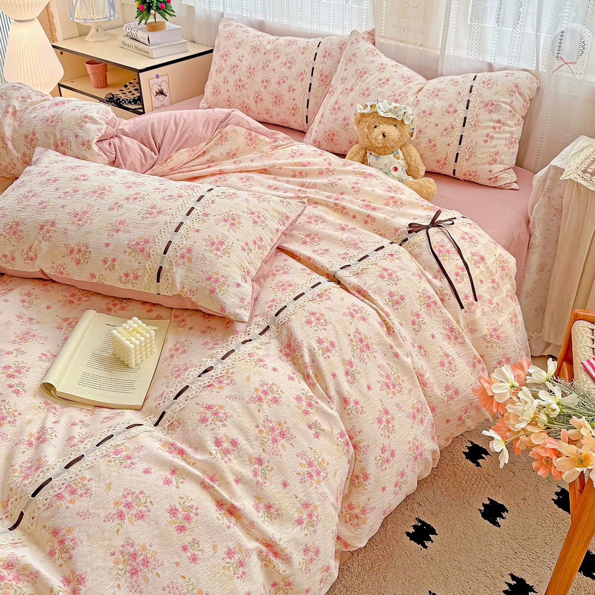 91家纺网 家纺一手货源 找家纺 梵克保罗 2025新款古法水洗棉全棉花边蝴蝶结四件套 雅漫花语