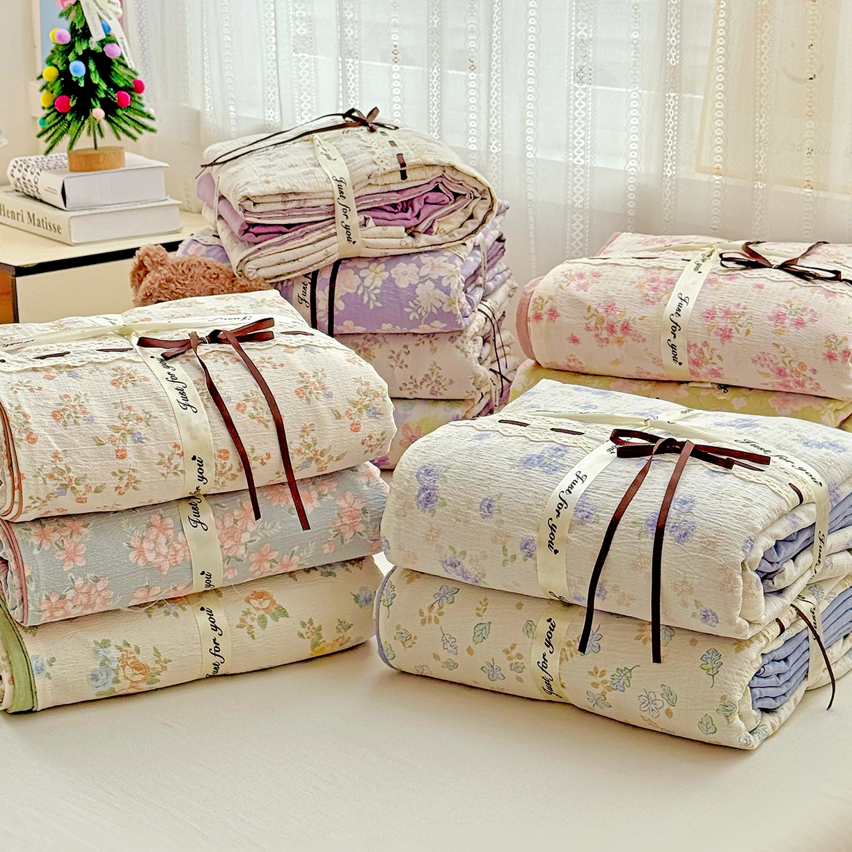 91家纺网 家纺一手货源 找家纺 梵克保罗 2025新款古法水洗棉全棉花边蝴蝶结四件套 组合图仅供展示