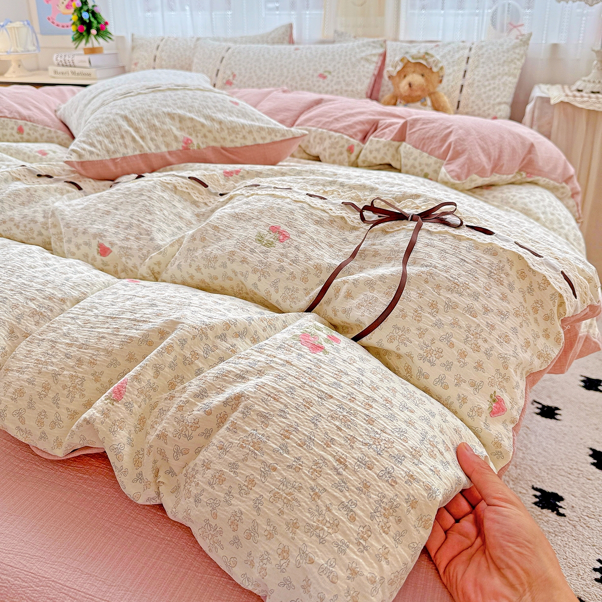 91家纺网 家纺一手货源 找家纺 梵克保罗 2025新款古法水洗棉全棉花边蝴蝶结四件套 悠然雅居