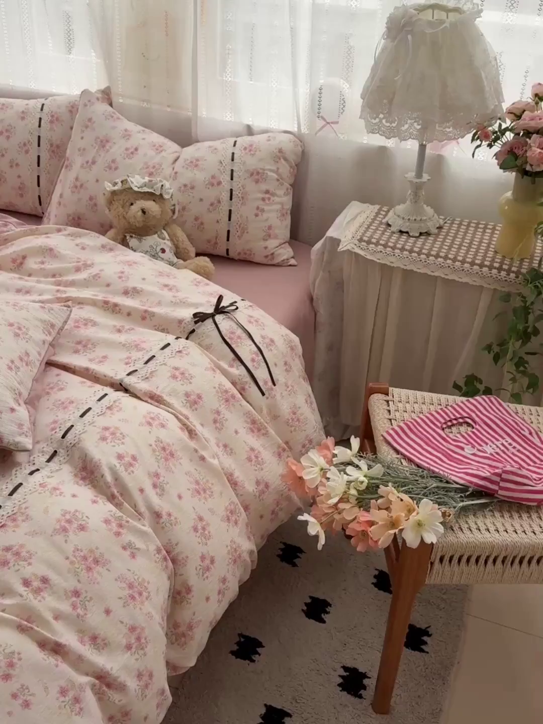 91家纺网 家纺一手货源 找家纺 梵克保罗 2025新款古法水洗棉全棉花边蝴蝶结四件套 雅漫花语