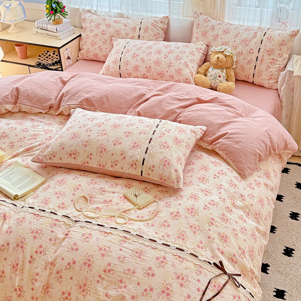 91家纺网 家纺一手货源 找家纺 梵克保罗 2025新款古法水洗棉全棉花边蝴蝶结四件套 雅漫花语