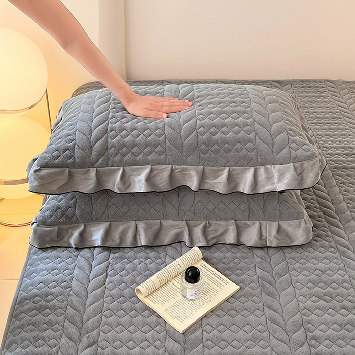 91家纺网 家纺一手货源 找家纺 梦舒羽 2025新款牛奶绒花边夹棉枕套单人宿舍枕芯套枕头套一对-轻奢 花边轻奢款-星辰灰