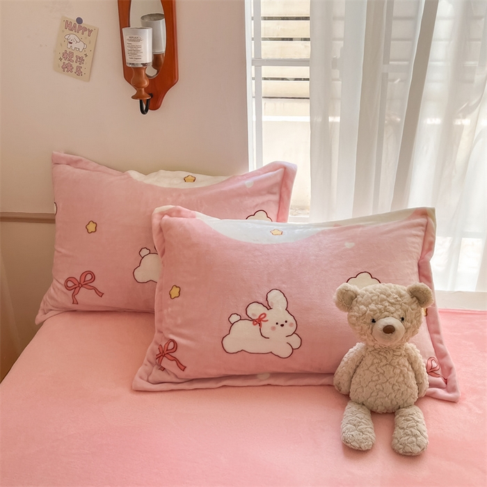 91家纺网 家纺一手货源 找家纺 寻米 2025新款高克重加厚保暖牛奶绒四件套-第二批 云朵小兔