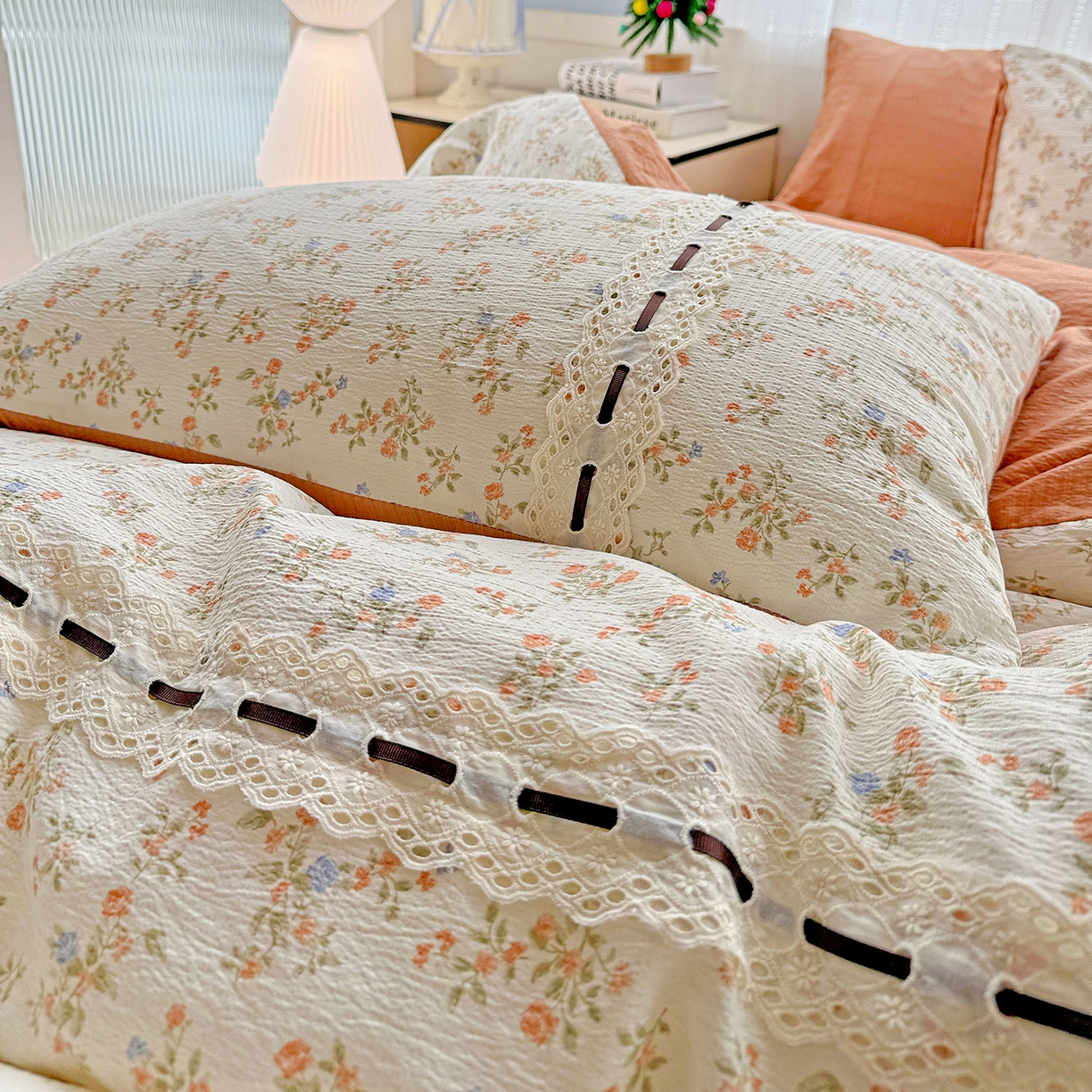 91家纺网 家纺一手货源 找家纺 梵克保罗 2025新款古法水洗棉全棉花边蝴蝶结四件套 可可庄园