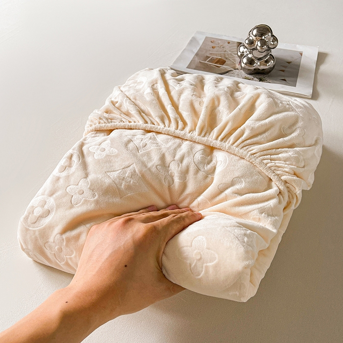 91家纺网 家纺一手货源 找家纺 （总）曼陀罗 2025秋冬新款牛奶绒纯色单床笠 床笠单件-爱乐维