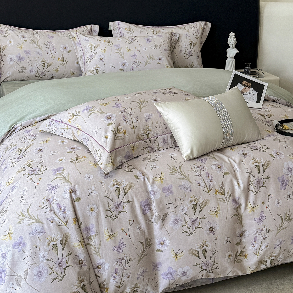 91家纺网 家纺一手货源 找家纺 梵克保罗 2025秋冬新款数码印花全棉磨毛单被套三件套四件套系列 唯有暗香-灰