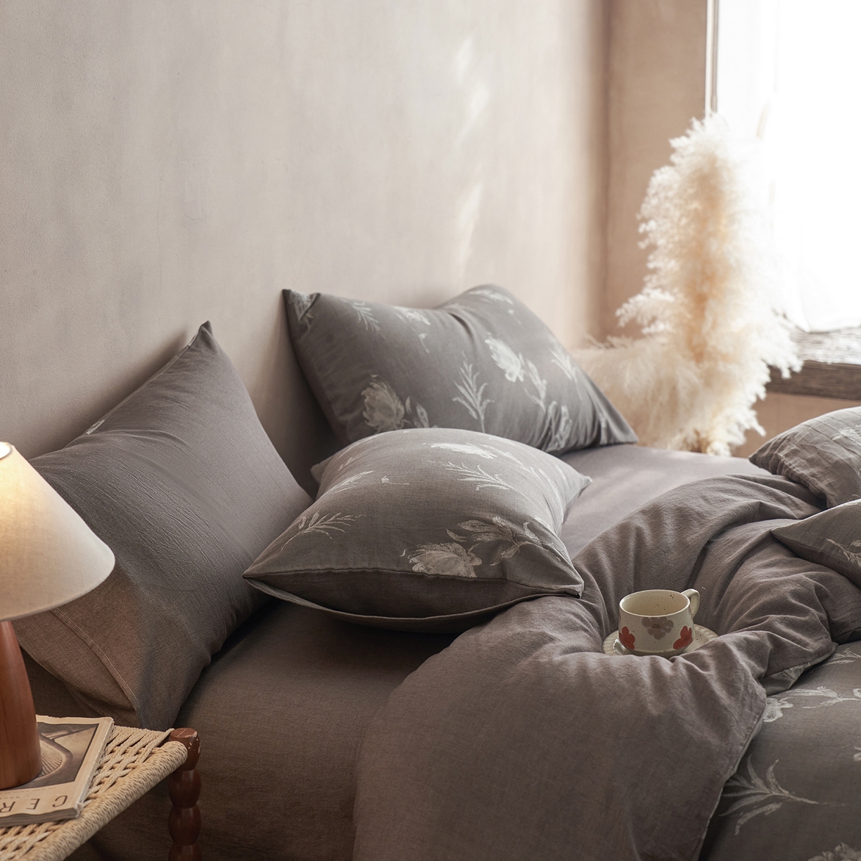 91家纺网 家纺一手货源 找家纺 梵克保罗 2025秋冬新款全棉水洗色织大提花四件套 薄雾玫瑰-灰咖