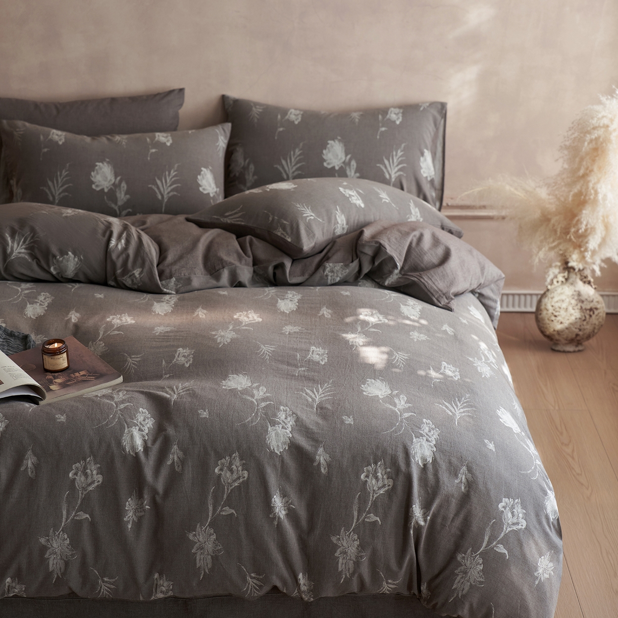 91家纺网 家纺一手货源 找家纺 梵克保罗 2025秋冬新款全棉水洗色织大提花四件套 薄雾玫瑰-灰咖