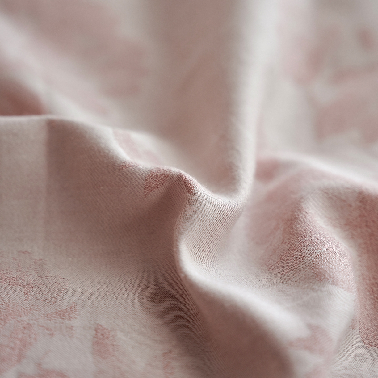 91家纺网 家纺一手货源 找家纺 梵克保罗 2025秋冬新款全棉水洗色织大提花四件套 花意间-暗粉