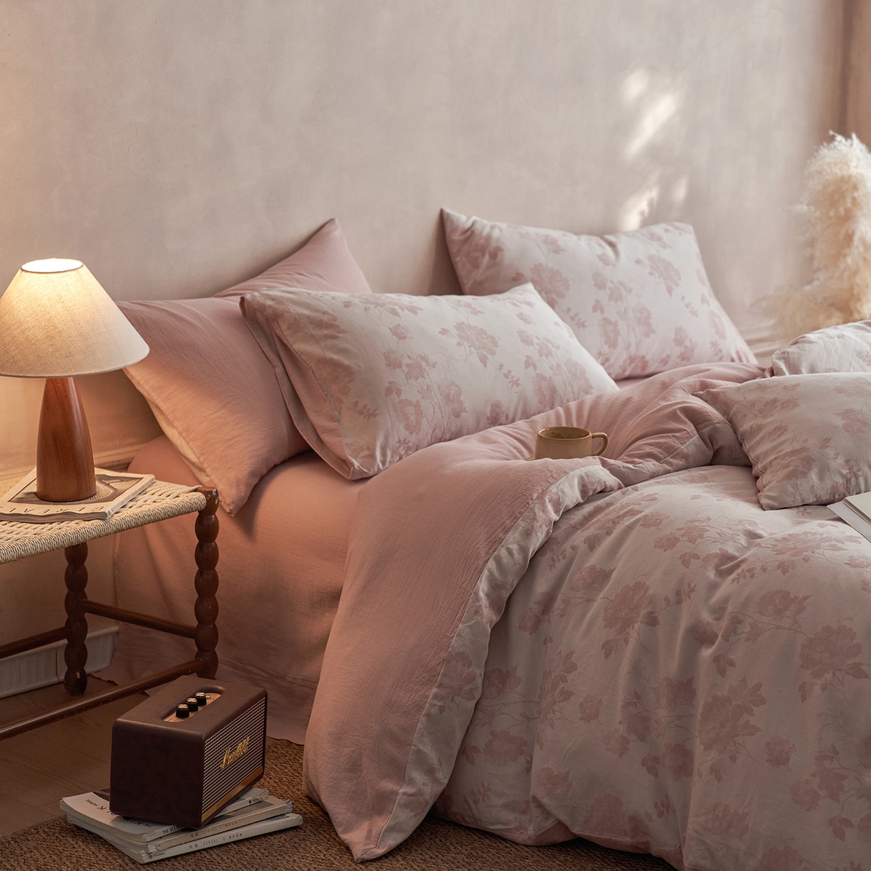 91家纺网 家纺一手货源 找家纺 梵克保罗 2025秋冬新款全棉水洗色织大提花四件套 花意间-暗粉