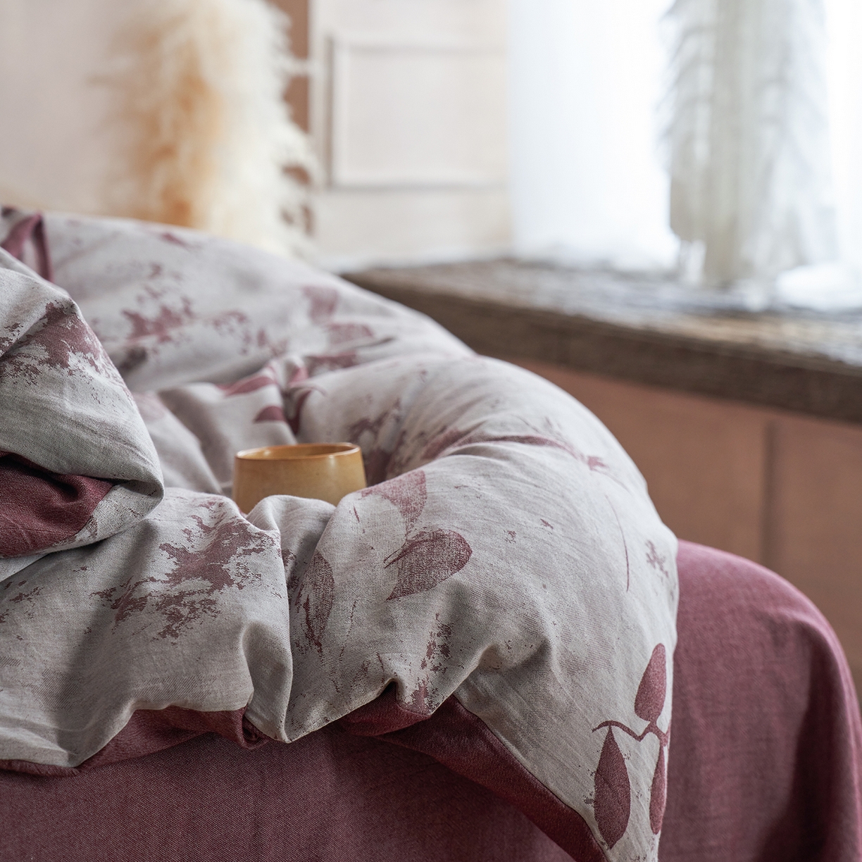 91家纺网 家纺一手货源 找家纺 梵克保罗 2025秋冬新款全棉水洗色织大提花四件套 青棠-红棕