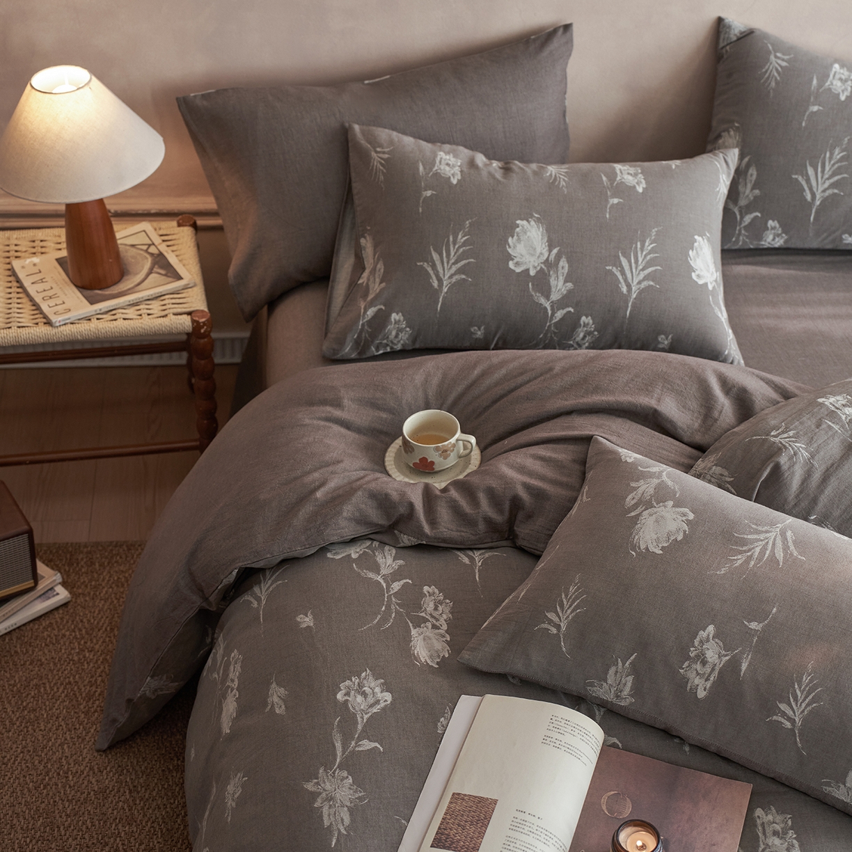 91家纺网 家纺一手货源 找家纺 梵克保罗 2025秋冬新款全棉水洗色织大提花四件套 薄雾玫瑰-灰咖