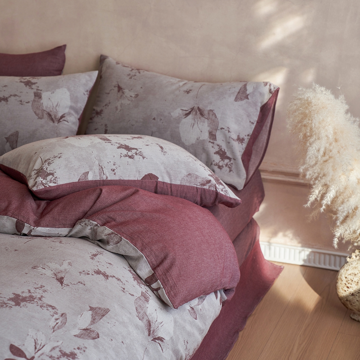 91家纺网 家纺一手货源 找家纺 梵克保罗 2025秋冬新款全棉水洗色织大提花四件套 青棠-红棕