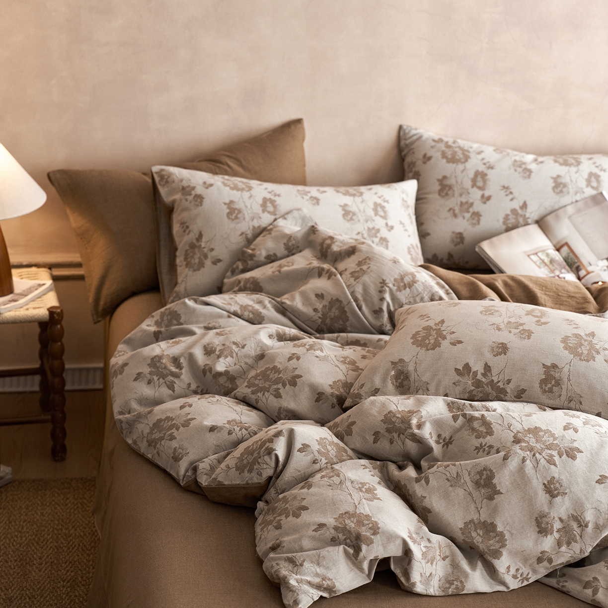 91家纺网 家纺一手货源 找家纺 梵克保罗 2025秋冬新款全棉水洗色织大提花四件套 花意间-茶咖