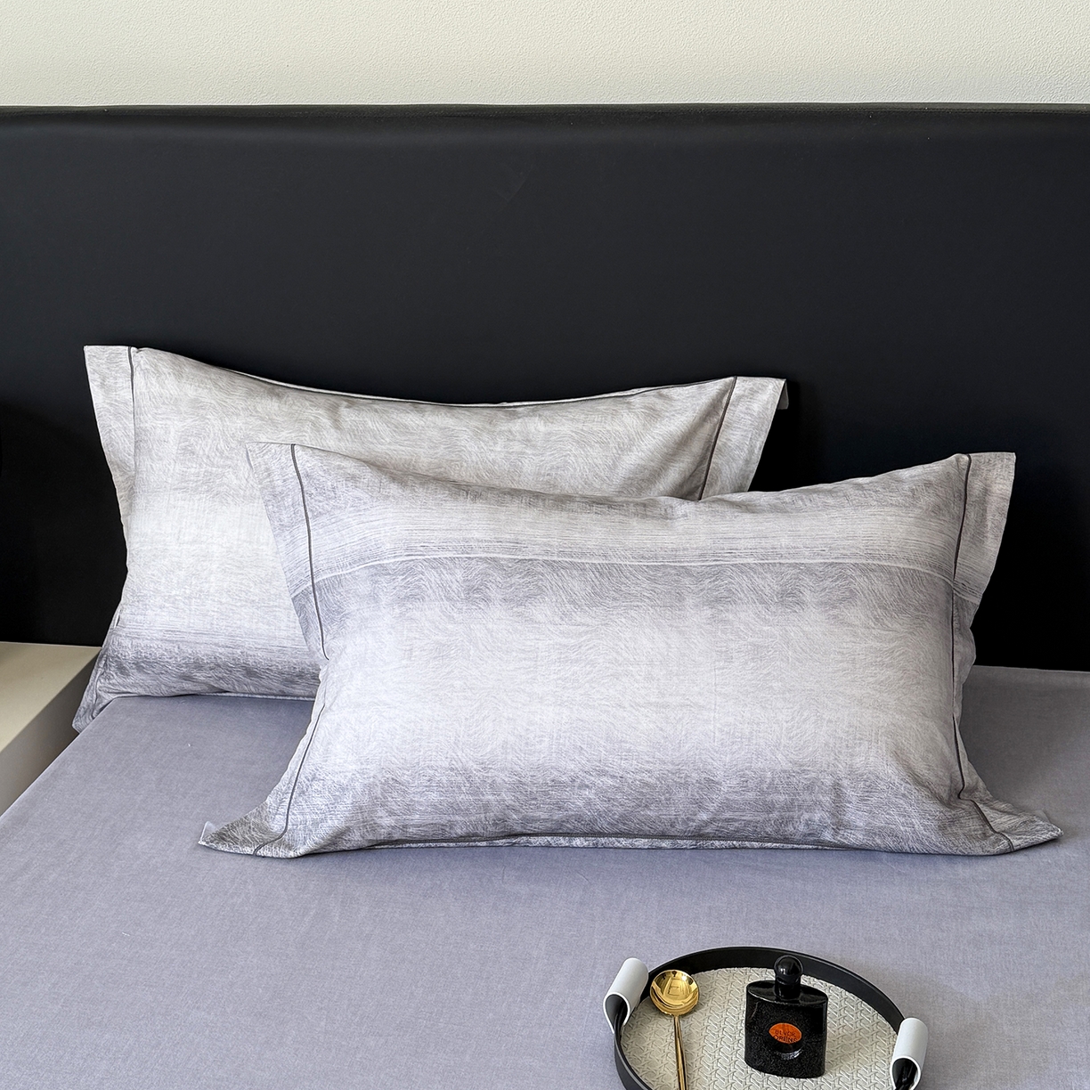 91家纺网 家纺一手货源 找家纺 梵克保罗 2025秋冬新款数码印花全棉磨毛单被套三件套四件套系列 苏菲庄园-灰