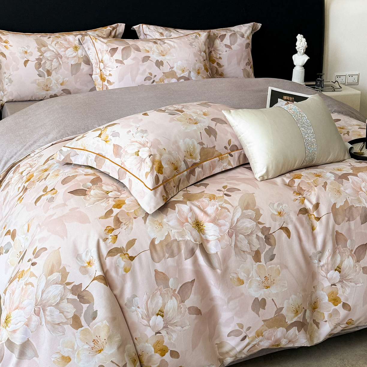 91家纺网 家纺一手货源 找家纺 梵克保罗 2025秋冬新款数码印花全棉磨毛单被套三件套四件套系列 凤穿牡丹