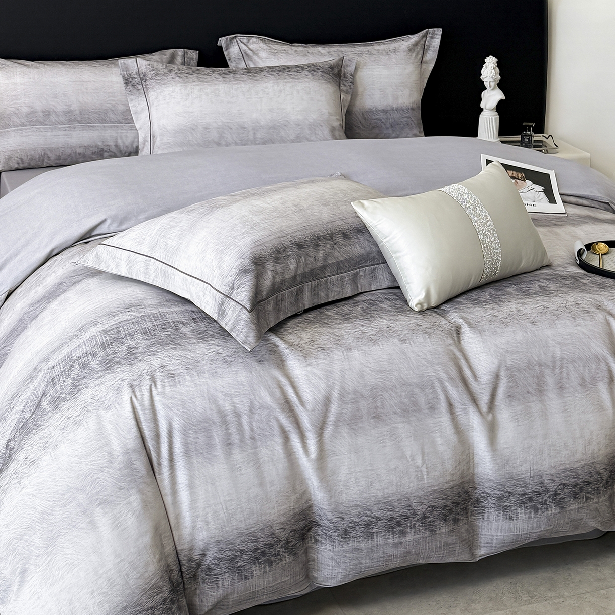 91家纺网 家纺一手货源 找家纺 梵克保罗 2025秋冬新款数码印花全棉磨毛单被套三件套四件套系列 苏菲庄园-灰