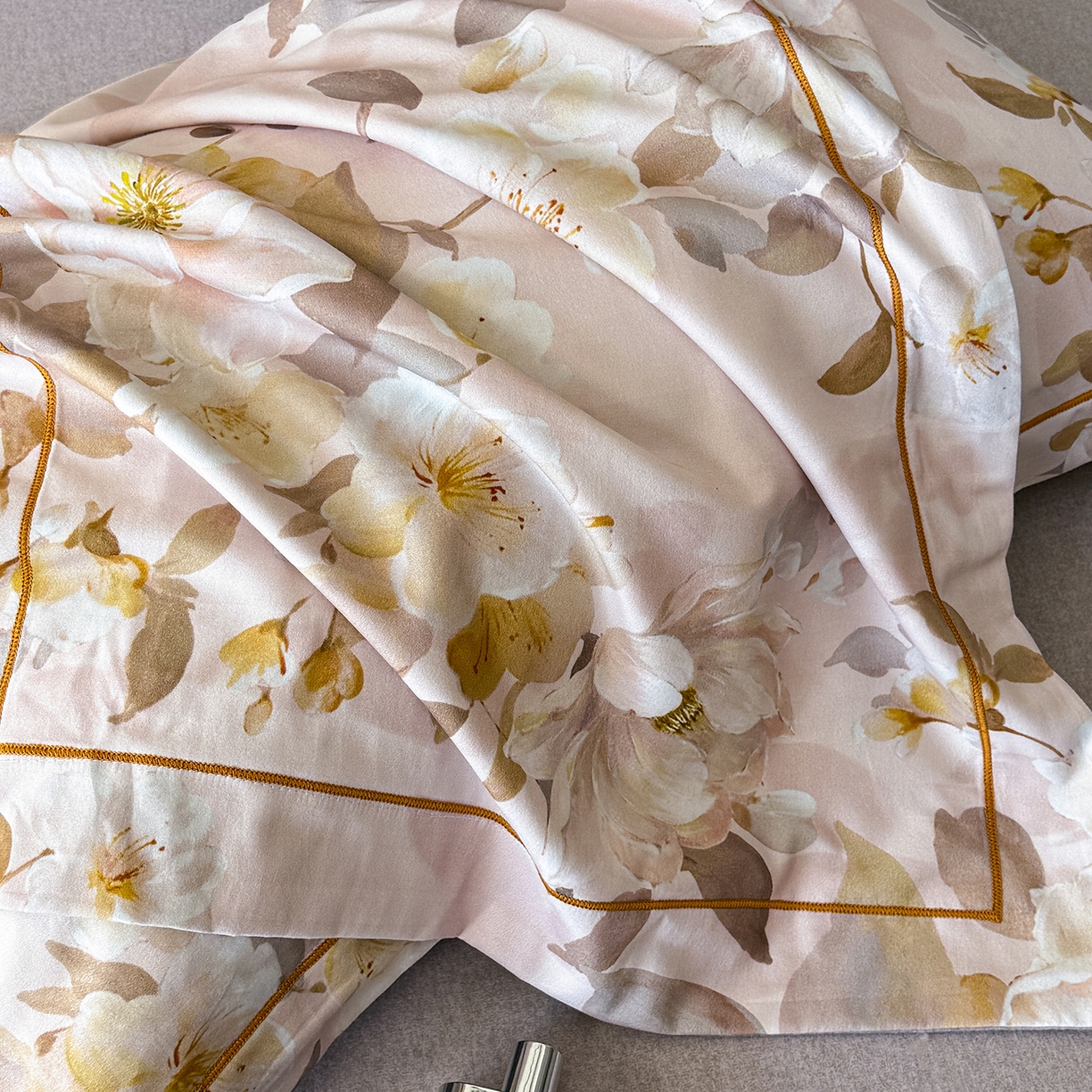 91家纺网 家纺一手货源 找家纺 梵克保罗 2025秋冬新款数码印花全棉磨毛单被套三件套四件套系列 凤穿牡丹