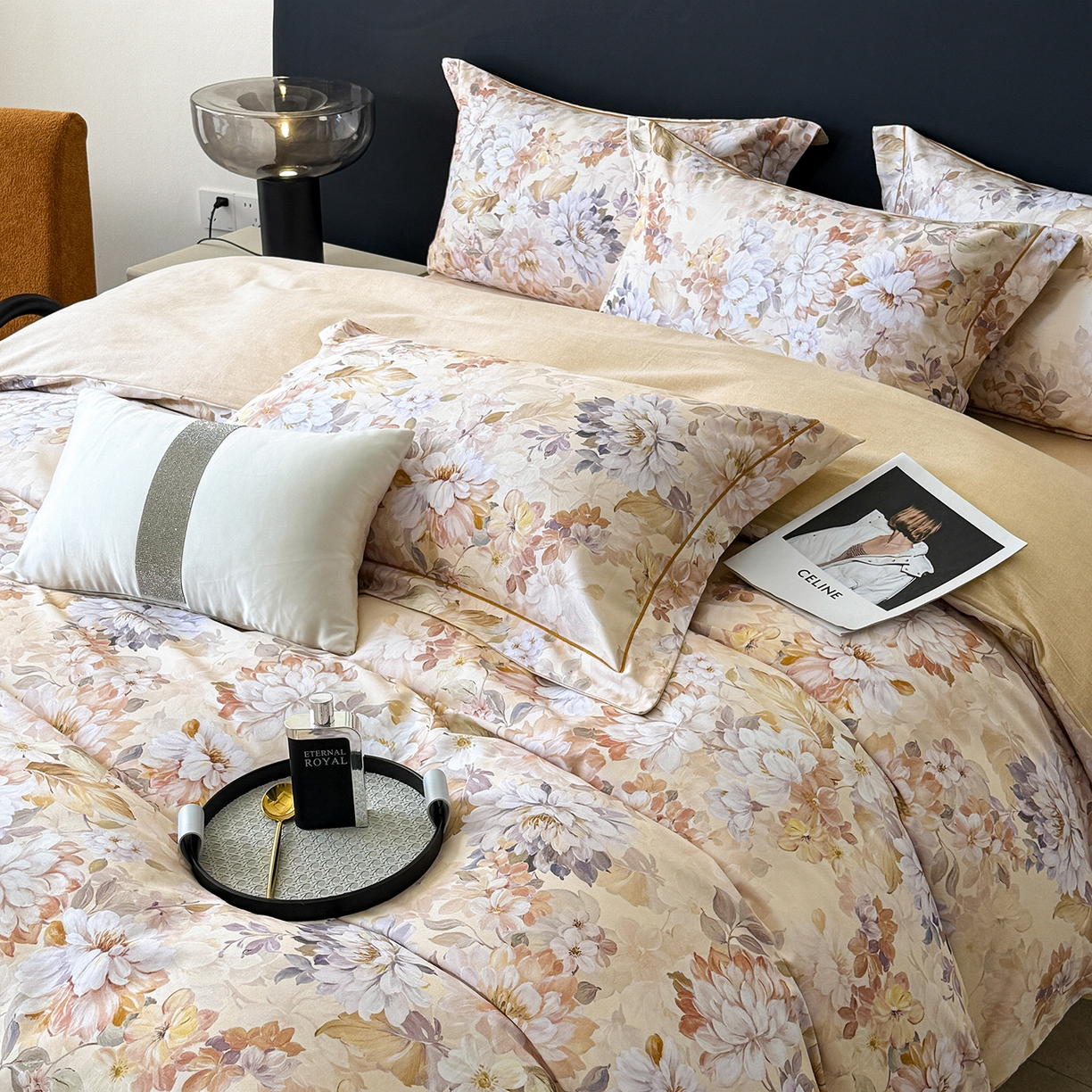 91家纺网 家纺一手货源 找家纺 梵克保罗 2025秋冬新款数码印花全棉磨毛单被套三件套四件套系列 曲艺芳华