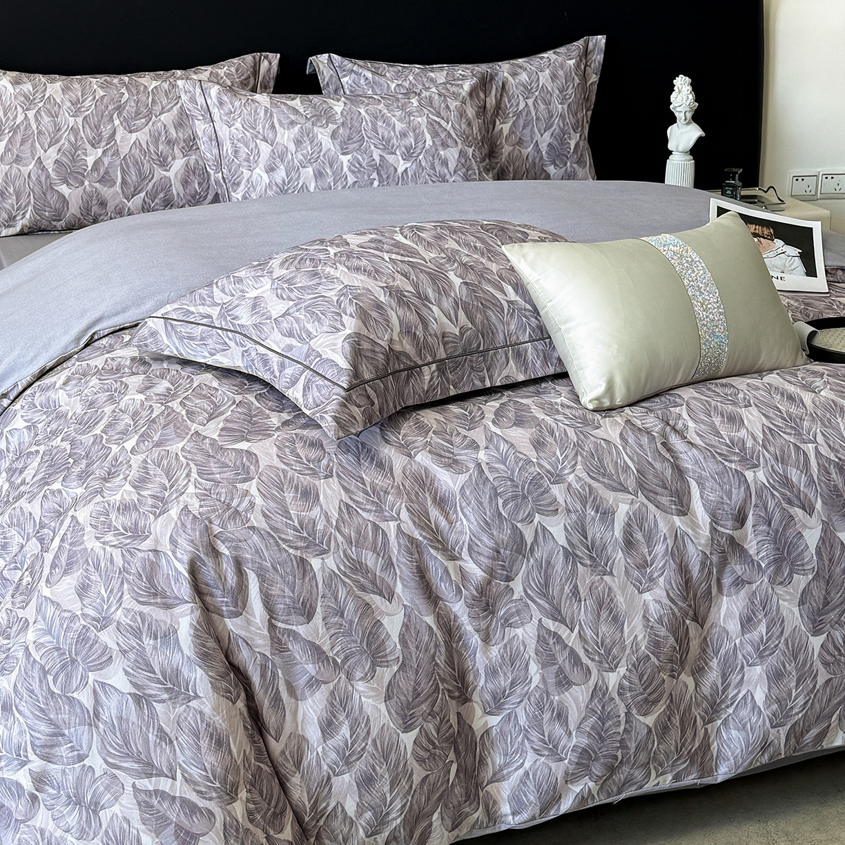 91家纺网 家纺一手货源 找家纺 梵克保罗 2025秋冬新款数码印花全棉磨毛单被套三件套四件套系列 如伊-灰