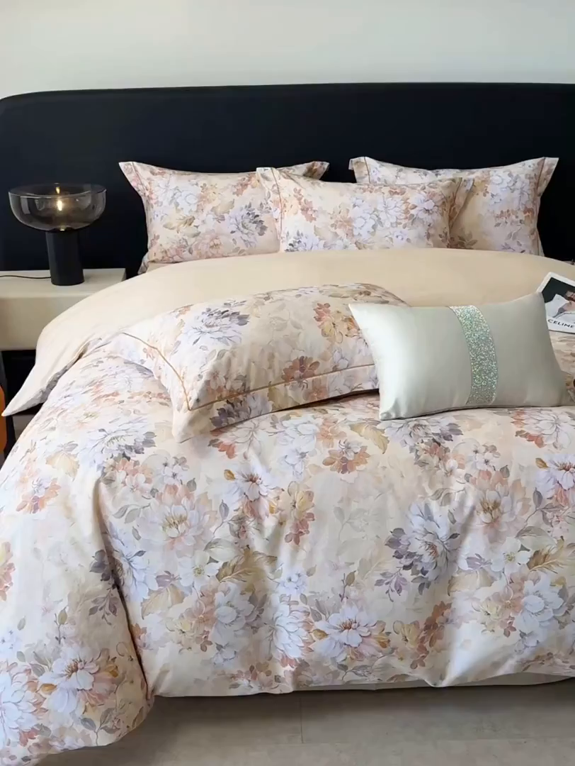 91家纺网 家纺一手货源 找家纺 梵克保罗 2025秋冬新款数码印花全棉磨毛单被套三件套四件套系列 曲艺芳华