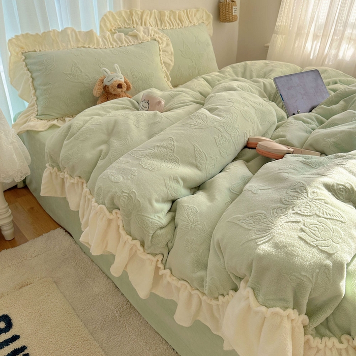 91家纺网 家纺一手货源 找家纺 六巷胡同 2025新款韩版花蝶仙踪A类全消光牛奶绒花边四件套 花蝶仙踪-青提绿