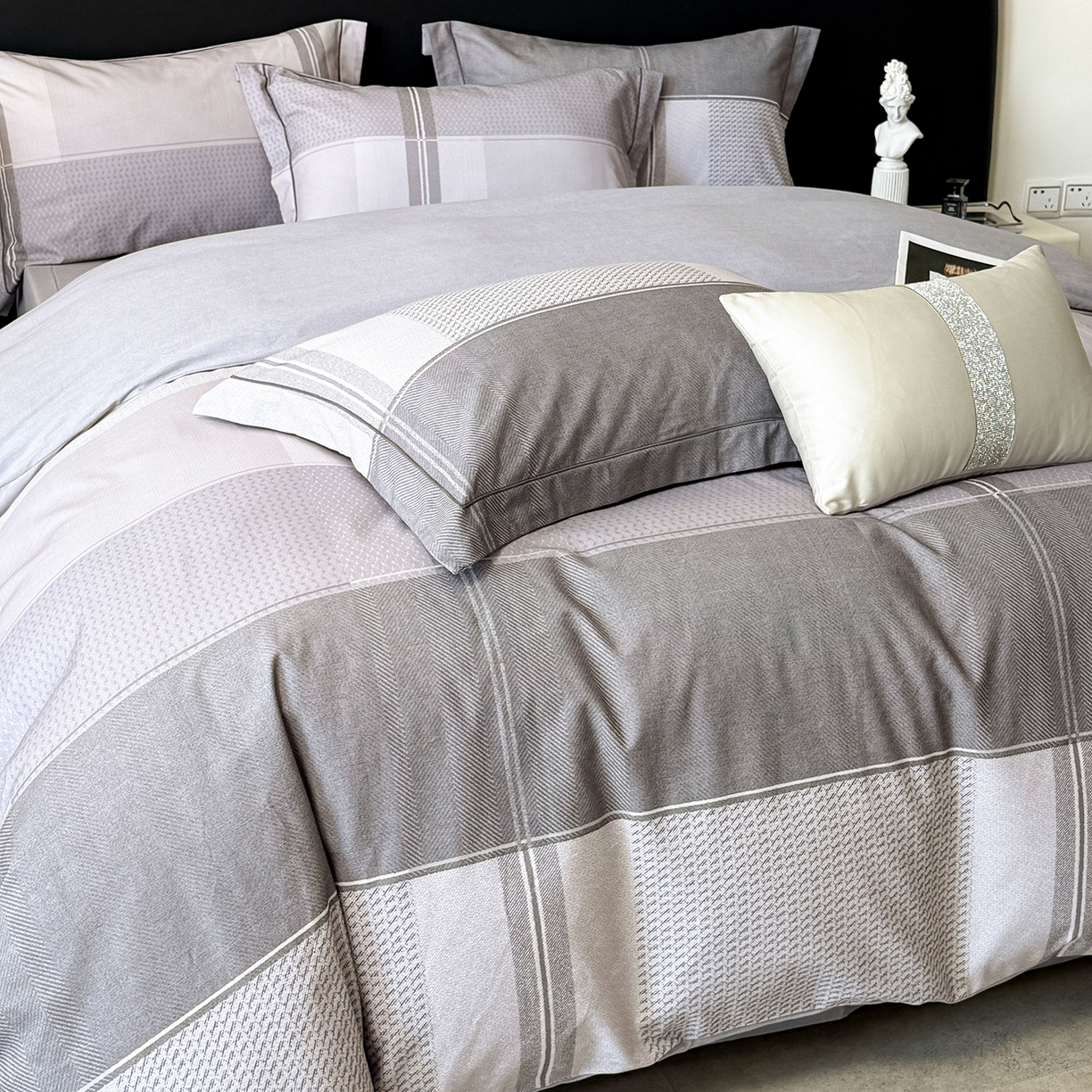 91家纺网 家纺一手货源 找家纺 （总）梵克保罗 2025秋冬新款数码印花全棉磨毛单被套三件套四件套系列