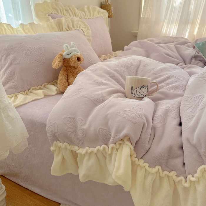 91家纺网 家纺一手货源 找家纺 六巷胡同 2025新款韩版花蝶仙踪A类全消光牛奶绒花边四件套 花蝶仙踪-少女紫