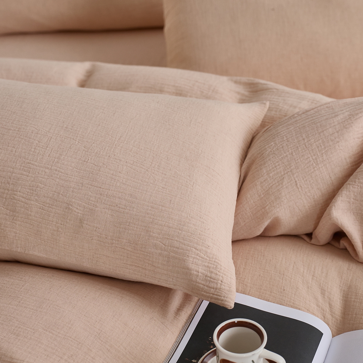 91家纺网 家纺一手货源 找家纺 梵克保罗 2025秋冬新品日系风素色全棉亚麻双层棉麻三件套四件套系列 藕荷粉