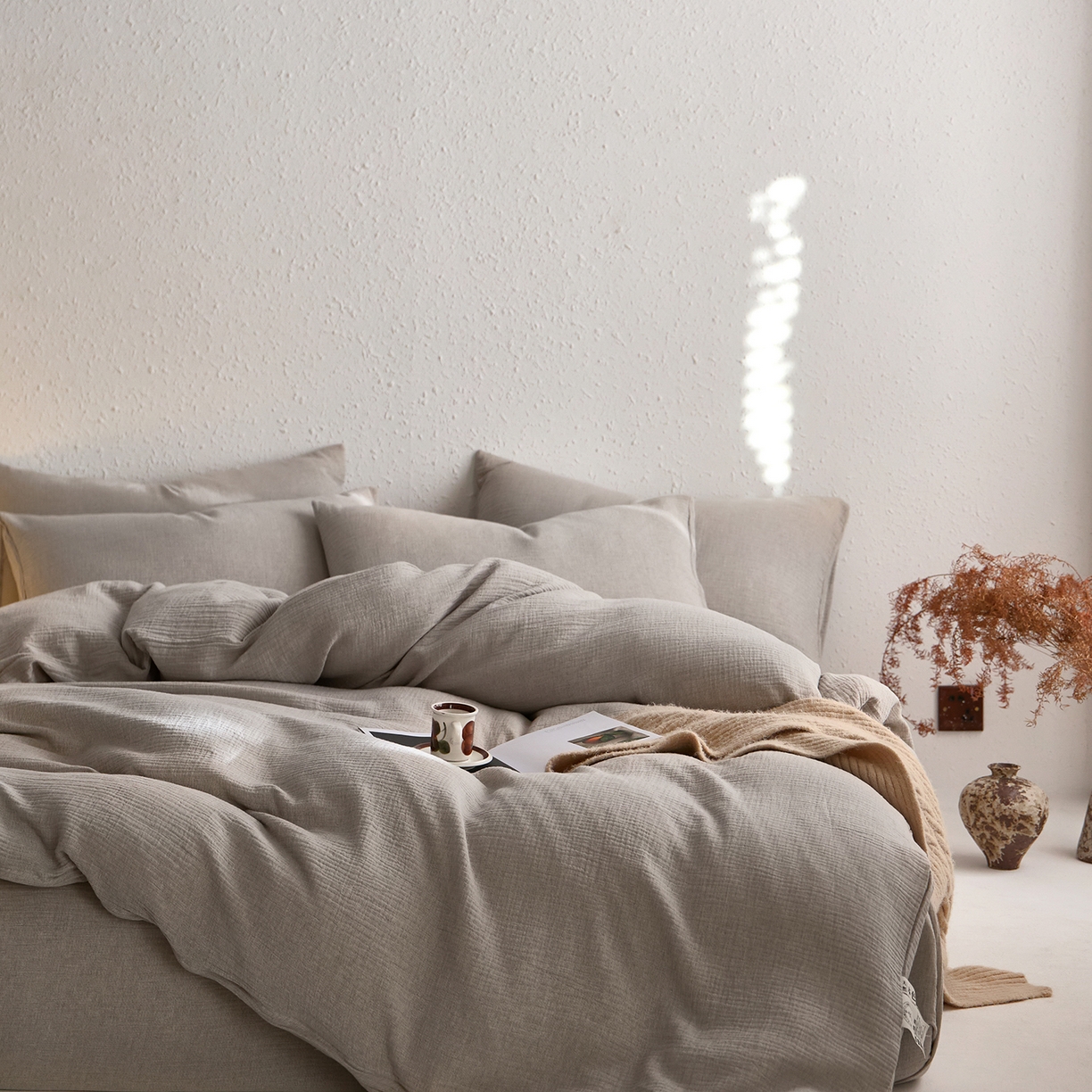 91家纺网 家纺一手货源 找家纺 梵克保罗 2025秋冬新品日系风素色全棉亚麻双层棉麻三件套四件套系列 时空灰