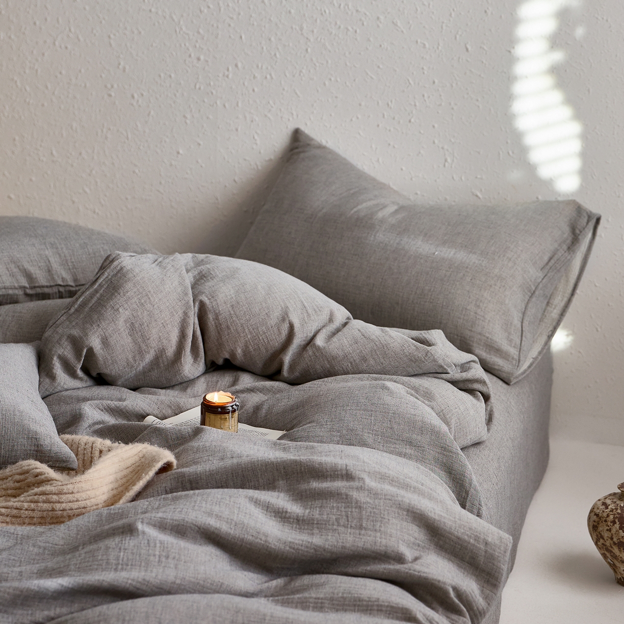 91家纺网 家纺一手货源 找家纺 梵克保罗 2025秋冬新品日系风素色全棉亚麻双层棉麻三件套四件套系列 耀月灰