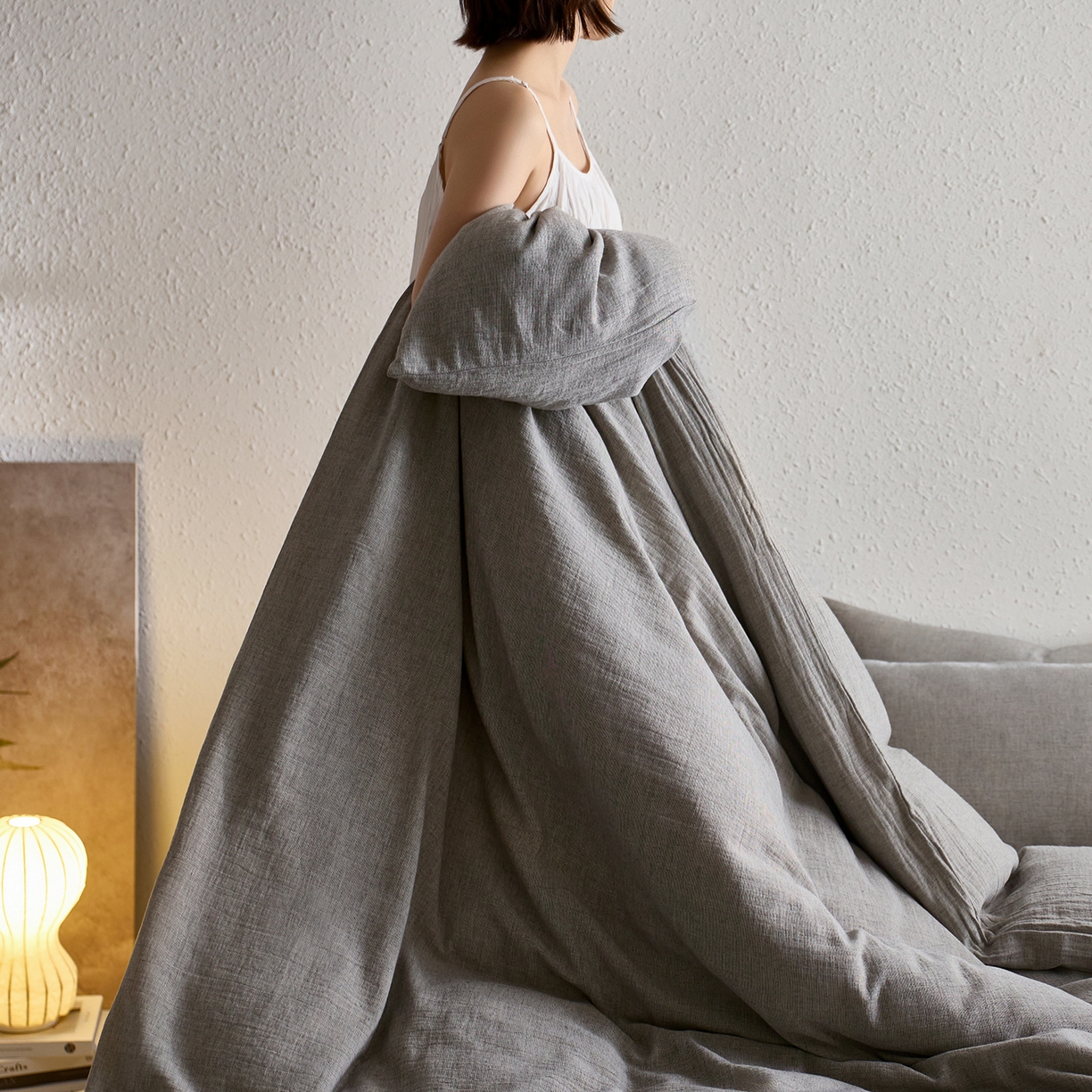 91家纺网 家纺一手货源 找家纺 梵克保罗 2025秋冬新品日系风素色全棉亚麻双层棉麻三件套四件套系列 耀月灰