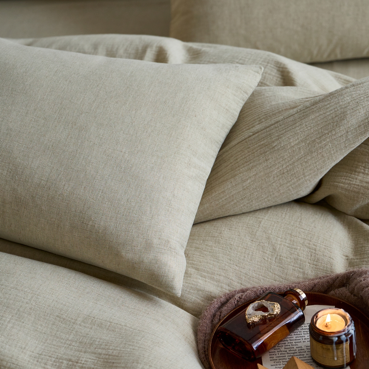 91家纺网 家纺一手货源 找家纺 梵克保罗 2025秋冬新品日系风素色全棉亚麻双层棉麻三件套四件套系列 微风沁绿