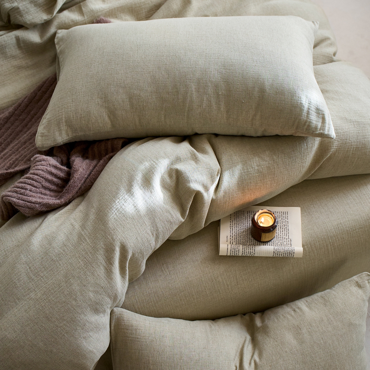 91家纺网 家纺一手货源 找家纺 梵克保罗 2025秋冬新品日系风素色全棉亚麻双层棉麻三件套四件套系列 微风沁绿