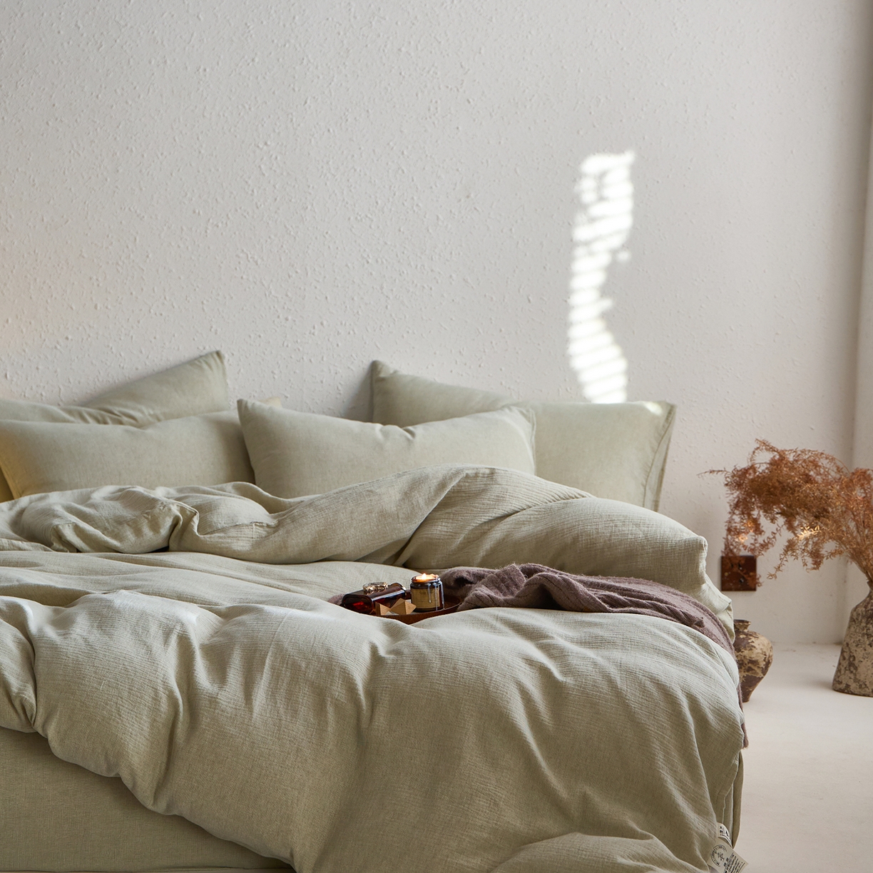 91家纺网 家纺一手货源 找家纺 梵克保罗 2025秋冬新品日系风素色全棉亚麻双层棉麻三件套四件套系列 微风沁绿