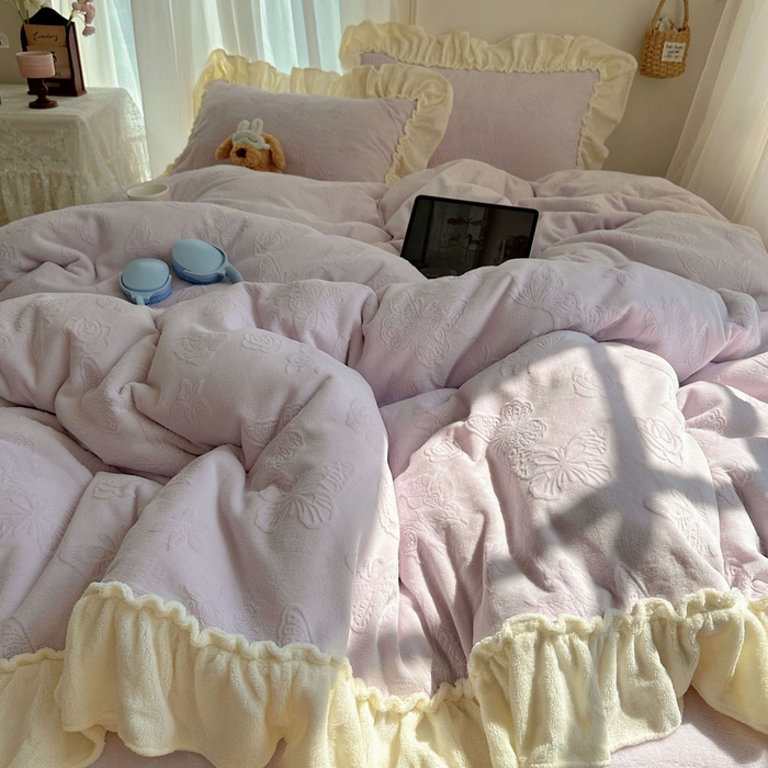 91家纺网 家纺一手货源 找家纺 六巷胡同 2025新款韩版花蝶仙踪A类全消光牛奶绒花边四件套 花蝶仙踪-少女紫