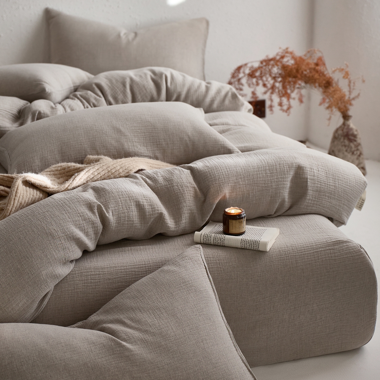 91家纺网 家纺一手货源 找家纺 梵克保罗 2025秋冬新品日系风素色全棉亚麻双层棉麻三件套四件套系列 时空灰