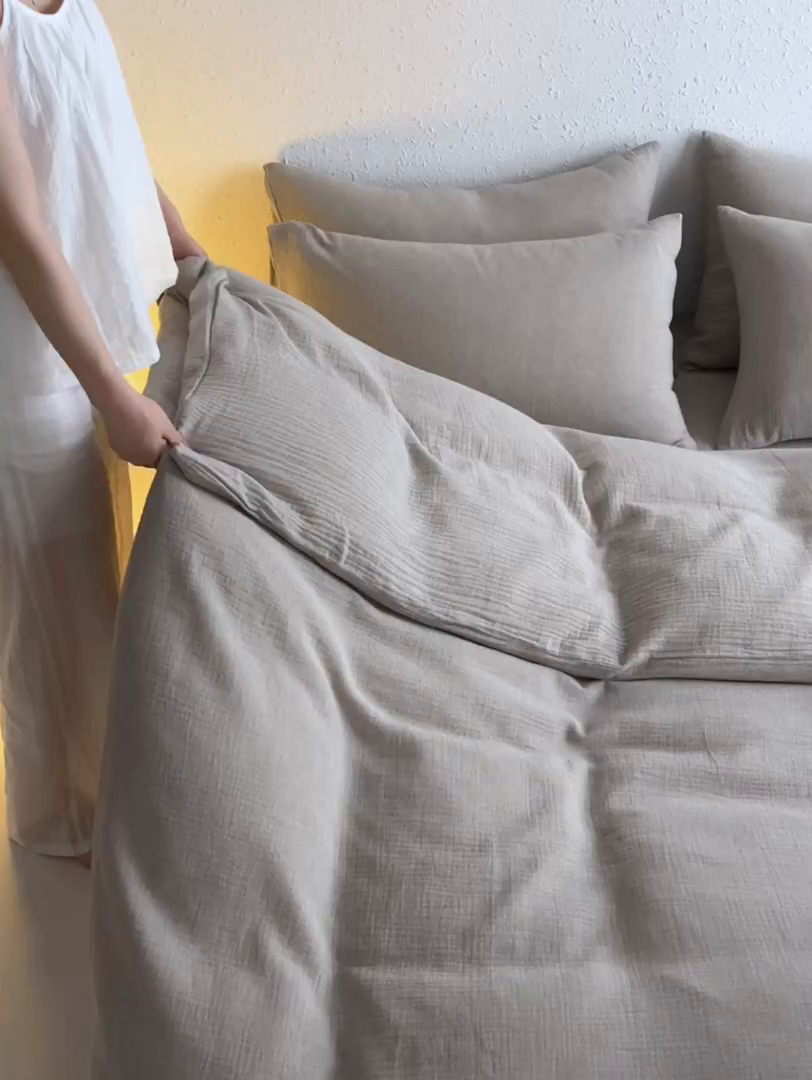 91家纺网 家纺一手货源 找家纺 梵克保罗 2025秋冬新品日系风素色全棉亚麻双层棉麻三件套四件套系列 时空灰