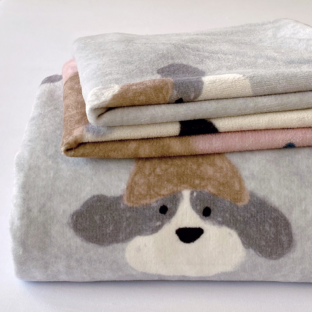 91家纺网 家纺一手货源 找家纺 （总）葡萄家 2025年新款牛奶绒印花单床单萌系卡通床单款