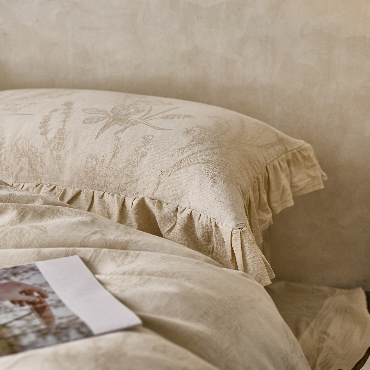 91家纺网 家纺一手货源 找家纺 （总）梵克保罗 2025秋冬新品全棉亚麻提花法式花边款棉麻四件套