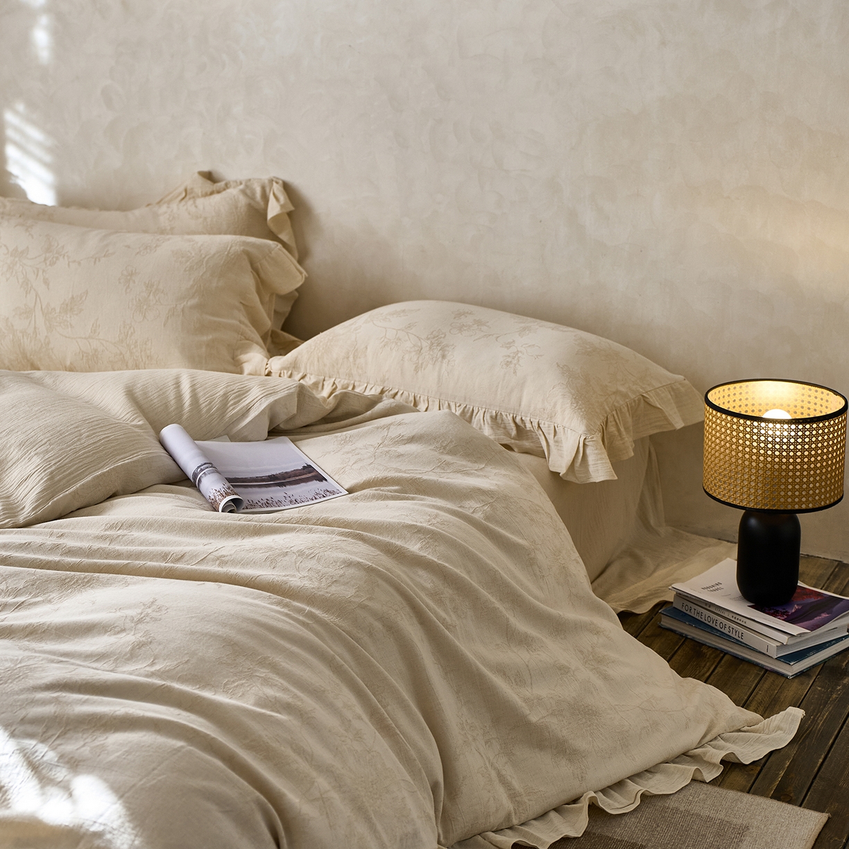 91家纺网 家纺一手货源 找家纺 梵克保罗 2025秋冬新品全棉亚麻提花法式花边款棉麻四件套 泽颢