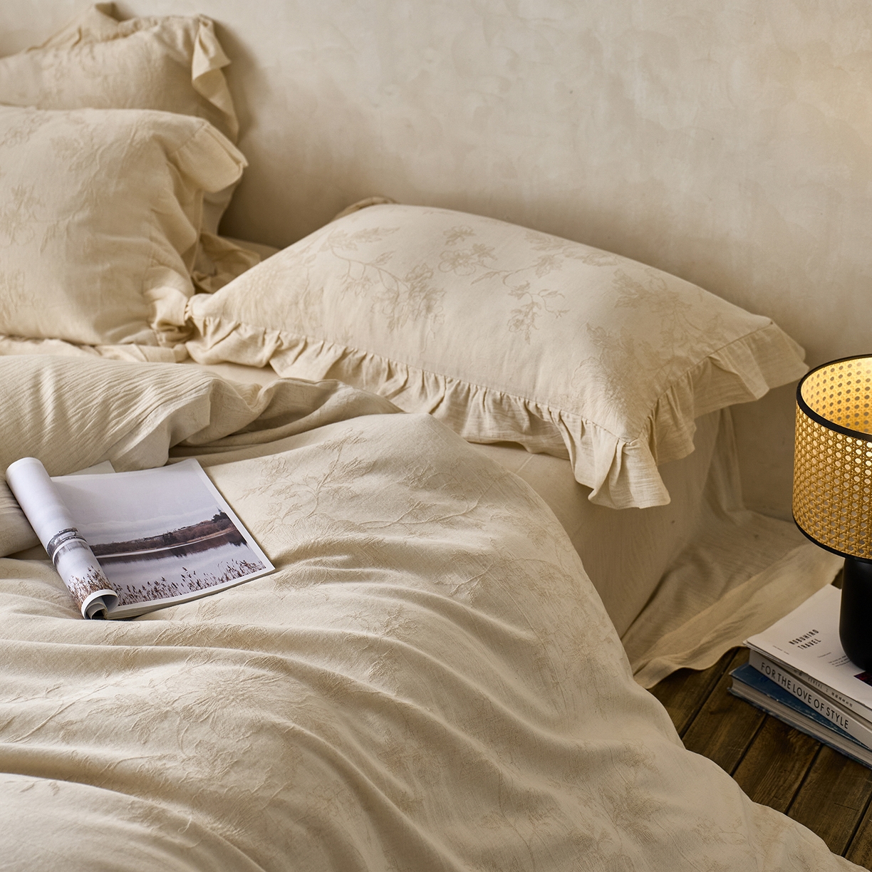 91家纺网 家纺一手货源 找家纺 梵克保罗 2025秋冬新品全棉亚麻提花法式花边款棉麻四件套 泽颢