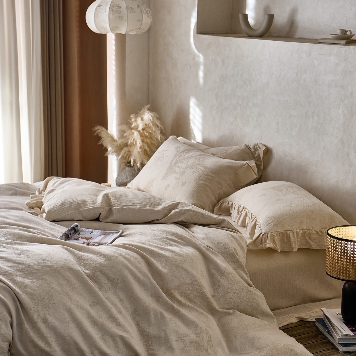 91家纺网 家纺一手货源 找家纺 梵克保罗 2025秋冬新品全棉亚麻提花法式花边款棉麻四件套 蓝风铃