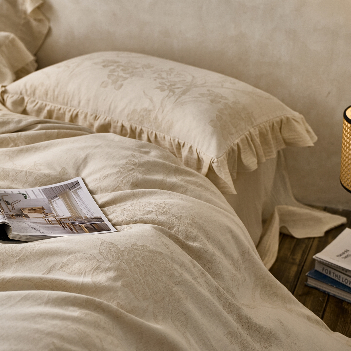 91家纺网 家纺一手货源 找家纺 梵克保罗 2025秋冬新品全棉亚麻提花法式花边款棉麻四件套 华尔兹