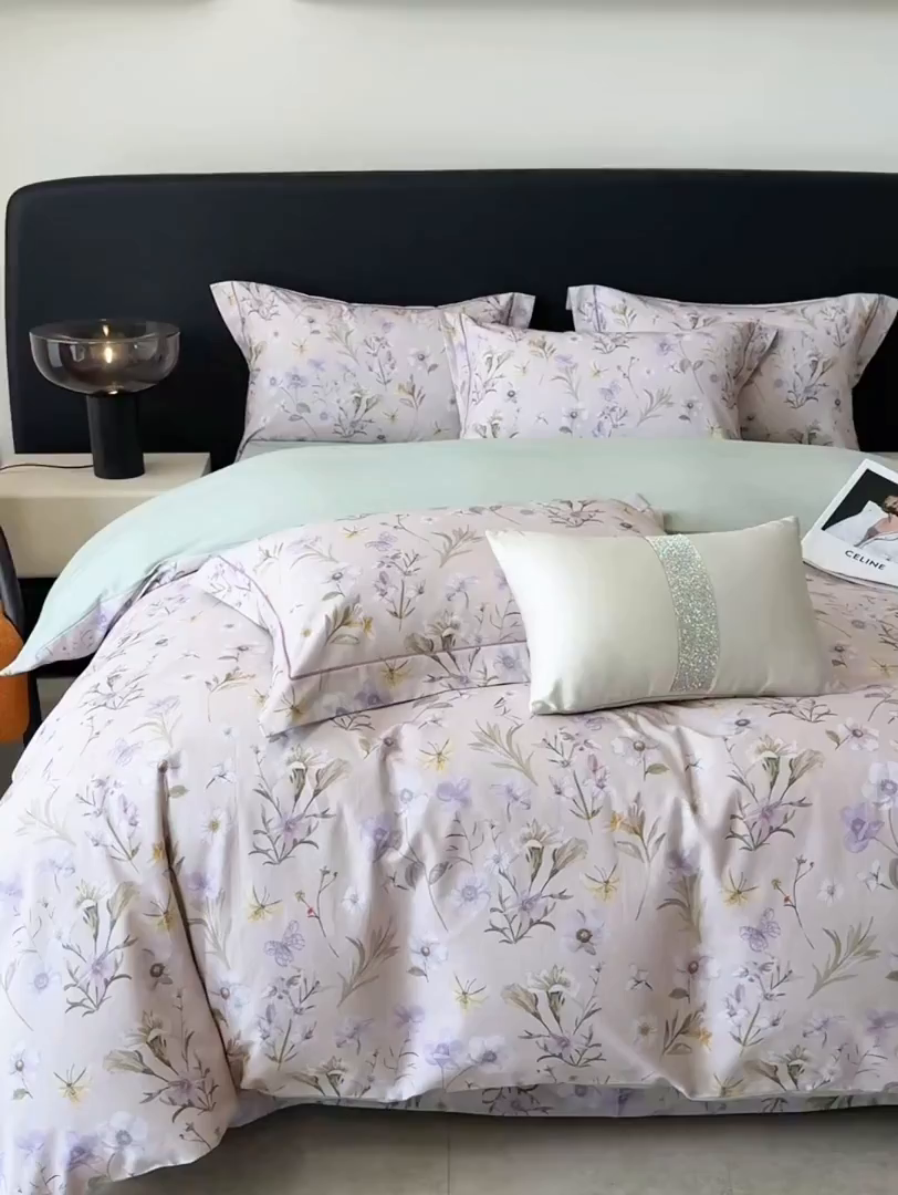 91家纺网 家纺一手货源 找家纺 梵克保罗 2025秋冬新款数码印花全棉磨毛单被套三件套四件套系列 唯有暗香-灰