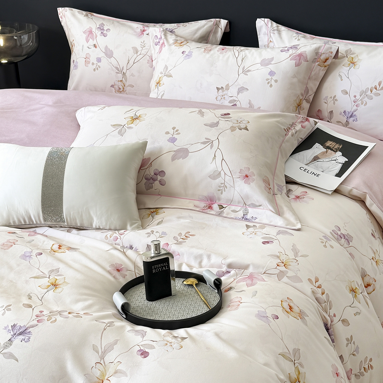 91家纺网 家纺一手货源 找家纺 梵克保罗 2025秋冬新款数码印花全棉磨毛单被套三件套四件套系列 美兮浅香-粉