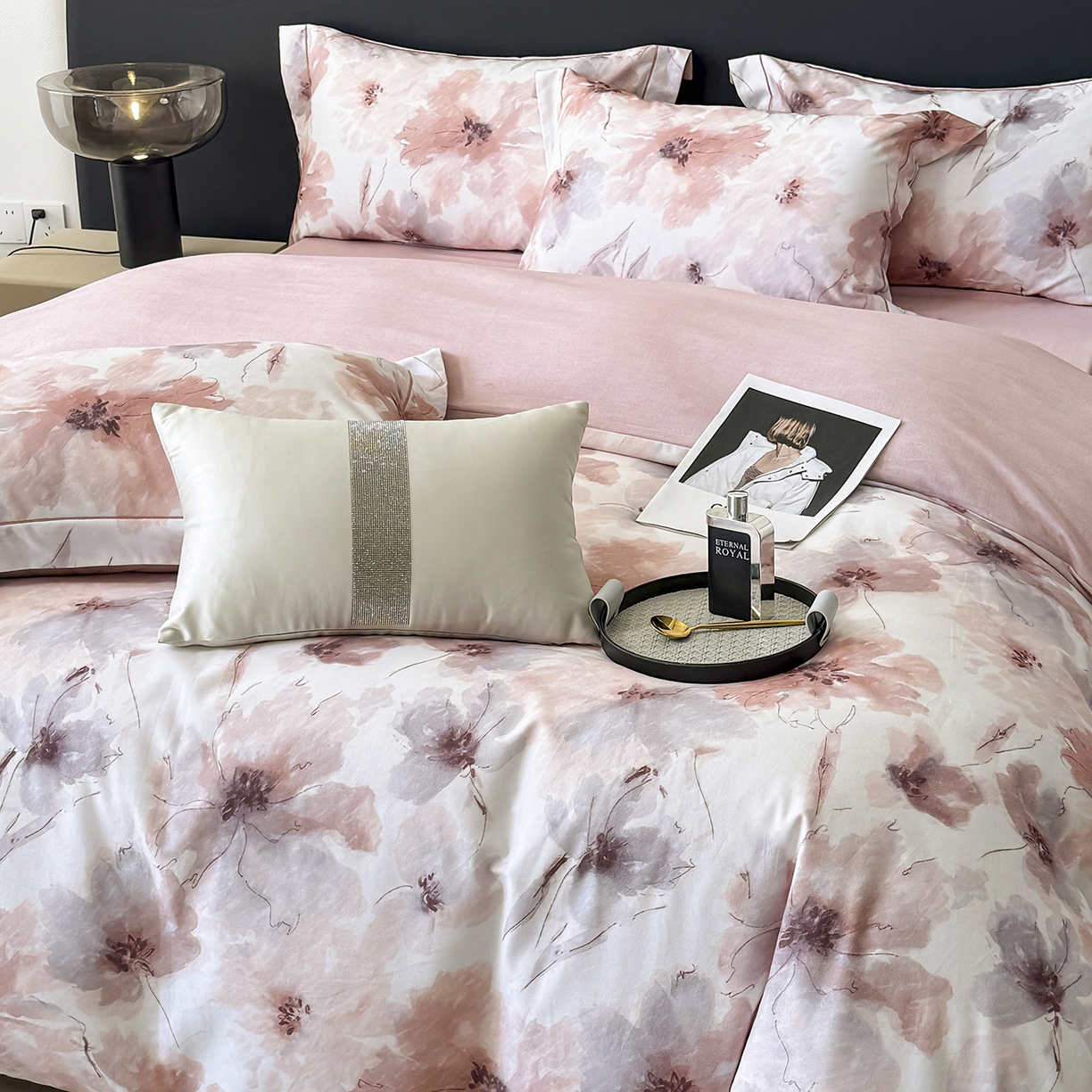 91家纺网 家纺一手货源 找家纺 梵克保罗 2025秋冬新款数码印花全棉磨毛单被套三件套四件套系列 梦萦-红