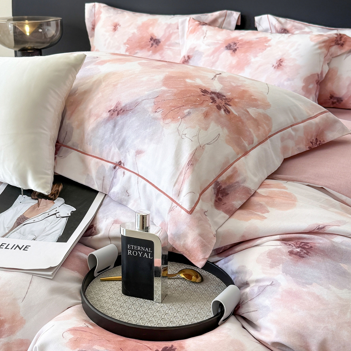 91家纺网 家纺一手货源 找家纺 梵克保罗 2025秋冬新款数码印花全棉磨毛单被套三件套四件套系列 梦萦-红